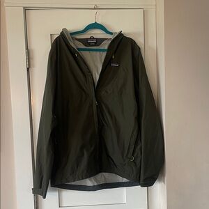 Patagonia Dark Green jacket
Excellent condition